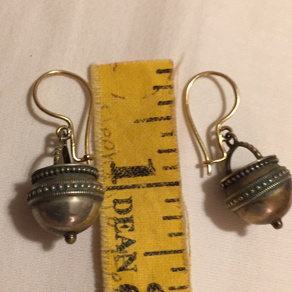 ANTIQUE VICTORIAN ACORN EARRINGS - Picture 2 of 3